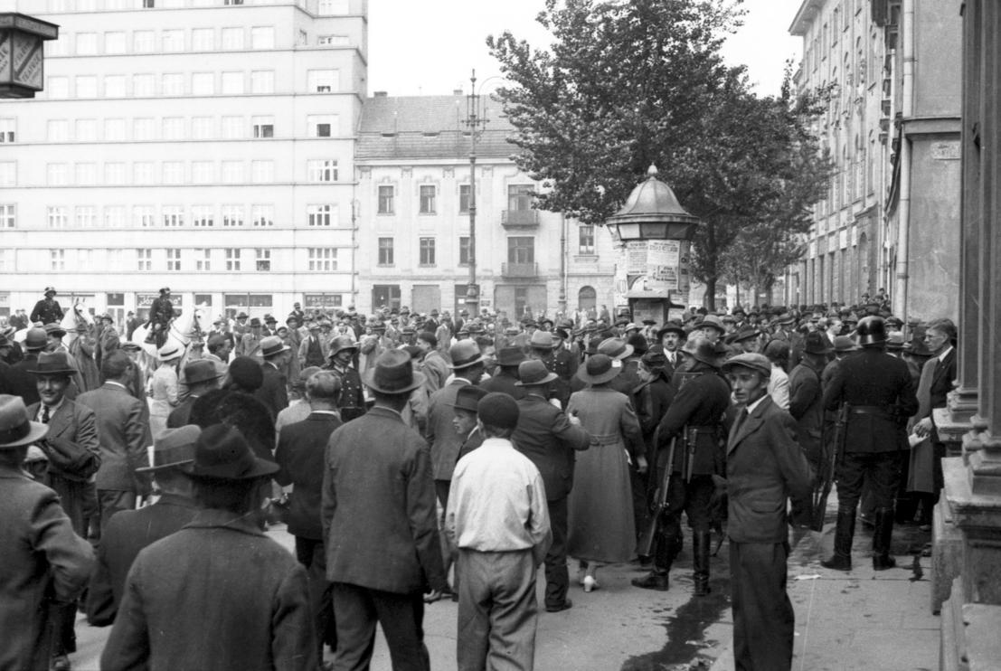 Demonstracja antyrządowa w Krakowie wiosną 1936 r.