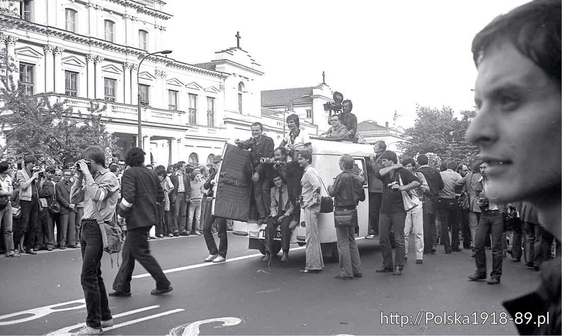 Marsz protestacyjny zorganizowany przez Niezależne Zrzeszenie Studentów w Warszawie 25 maja 1981 r. (5)