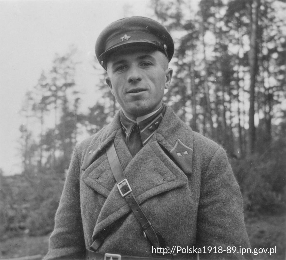 Porucznik (Лейтенант) Armii Czerwonej na linii demarkacyjnej między III Rzeszą i Związkiem Sowieckim