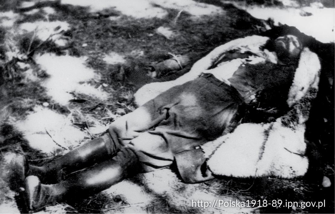 Pośmiertne zdjęcie mjr. Dobrzańskiego „Hubala” wykonane przez Niemców, 30 kwietnia 1940 r. 