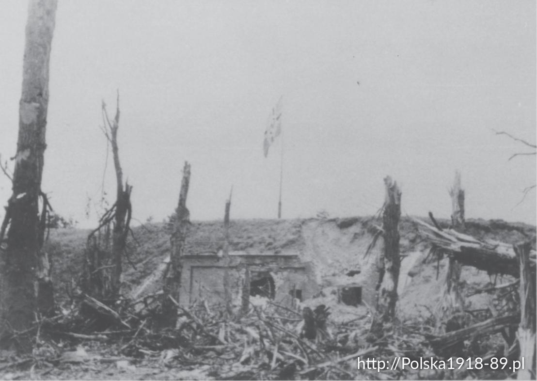 Teren Wojskowej Składnicy Tranzytowej na Westerplatte po ustaniu walk (2)