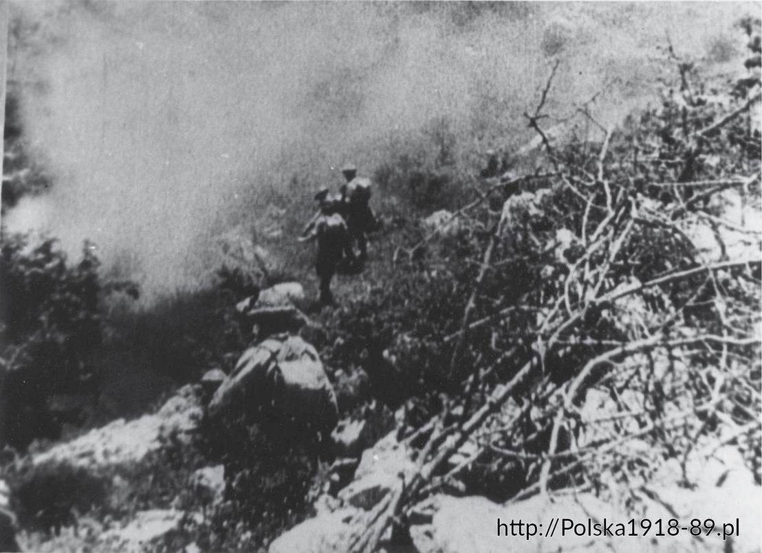 Żołnierze 2 Korpusu Polskiego podczas akcji bojowej