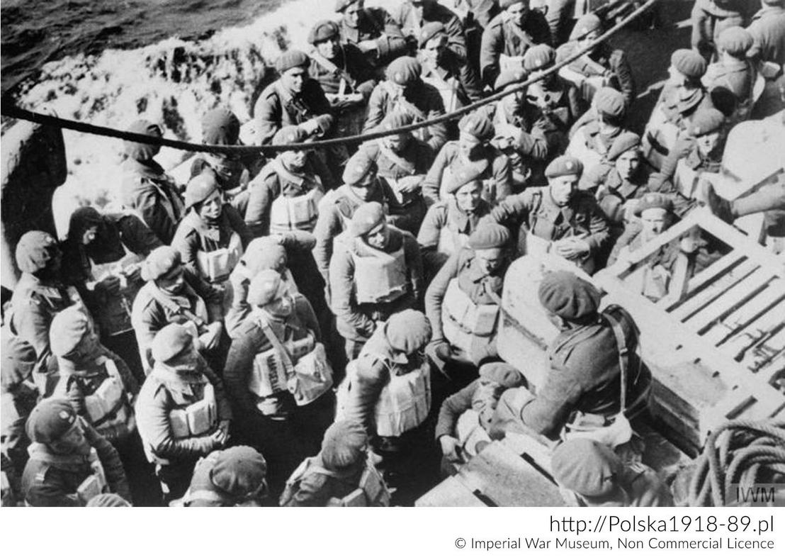 Żołnierze Samodzielnej Brygady Strzelców Podhalańskich na pokładzie norweskiego parowca podczas kampanii norweskiej. Kwiecień 1940 r.